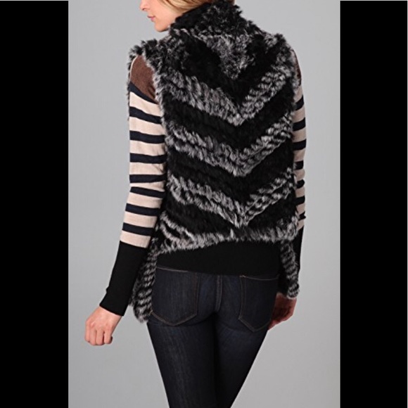 Marc by Marc Jacobs fur vest O/S - Picture 3 of 3